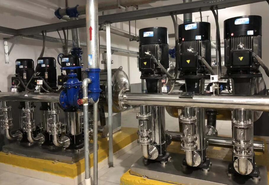 泵閥安裝<a href=http://www.sp-oil.com/xjjt/ target=_blank class=infotextkey>橡膠接頭</a>示意圖